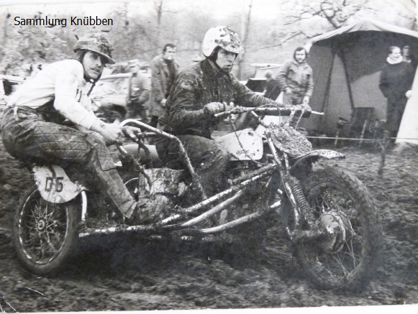 19710415 Schlamm Rechtskurve.JPG